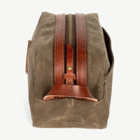 Bradley Mountain Dopp Kit – Field Tan