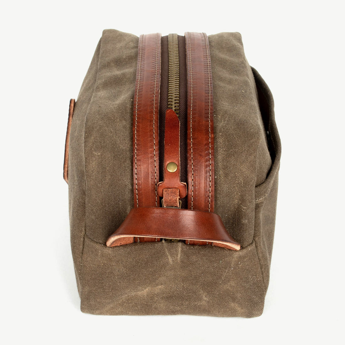Bradley Mountain Dopp Kit – Field Tan